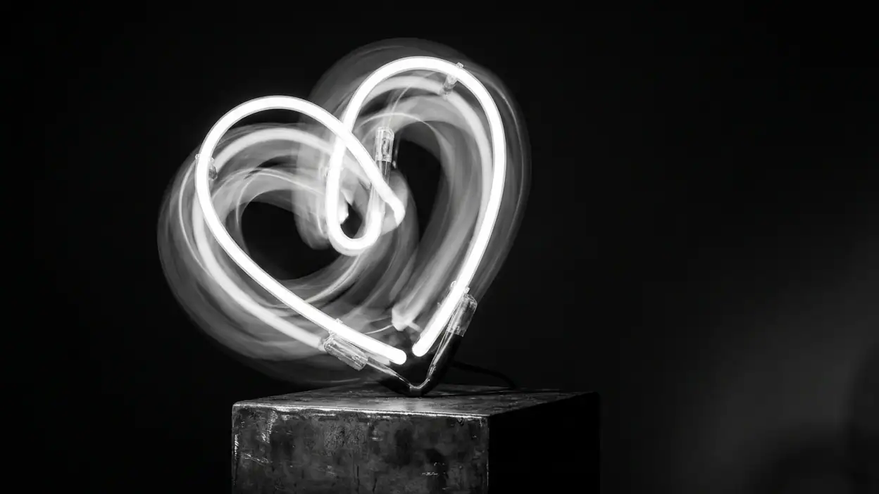 Neon Love Thema: Transformeer Je Smartphone met Unieke Verlichting