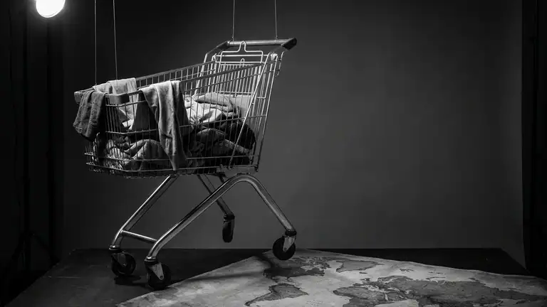 SHEIN's Wereldwijde Winkelstrategie: Dominantie in Mobiele Commerce header